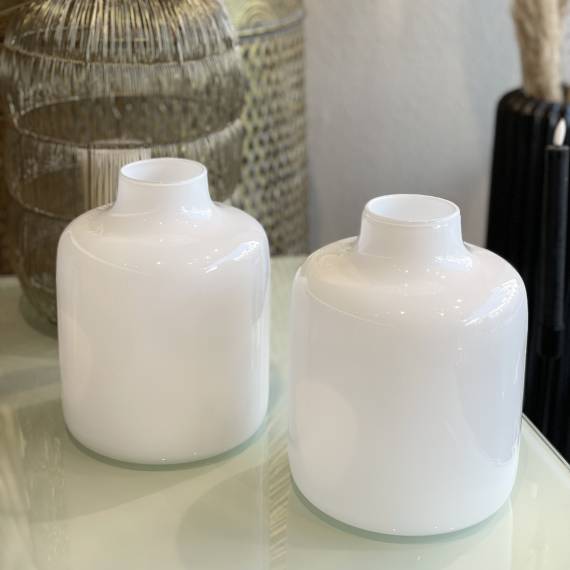 moderne-glasvase-weiss-2025715217800